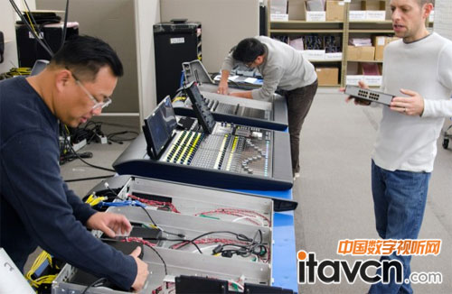 Avid模塊化控臺組裝中