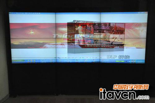 清投透明屏技術實拍(圖片與視頻疊加)