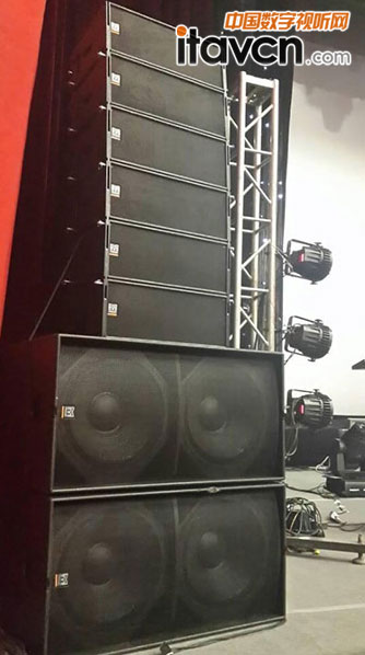 作為主擴設備的Martin Audio揚聲器(W8LM和WS218X)