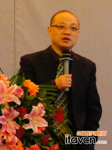 顯示設(shè)備銷售部副總監(jiān)梁志平