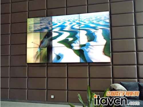 液晶拼接屏安裝現場