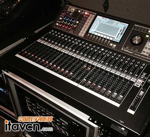 Roland M-480調音臺助陣Sing-OffTour全球巡演