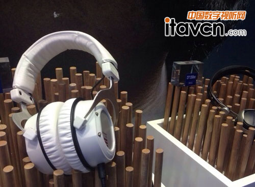 拜亞動力CUSTOM定制耳機白色版