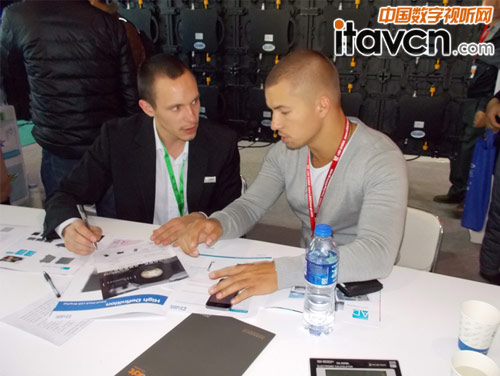 用專業說話,第十屆廣州國際LED展首日藍普展位爆棚