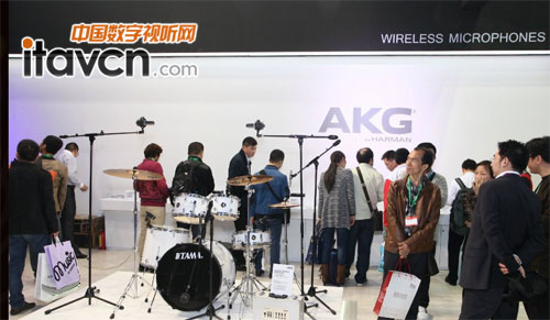 AKG�o�������L