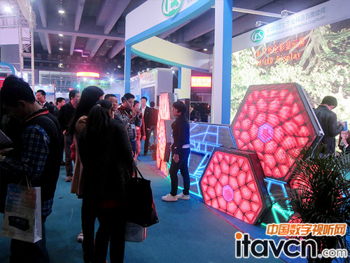 科維光電廣州展現場火爆 客戶積極采購led顯示屏