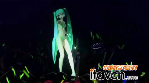 人氣虛擬偶像與真人樂隊同臺,點燃粉絲無限熱情