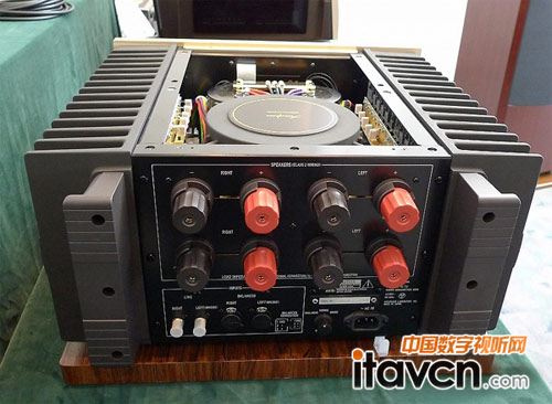 金嗓子A-70純甲立體聲后級背部接口