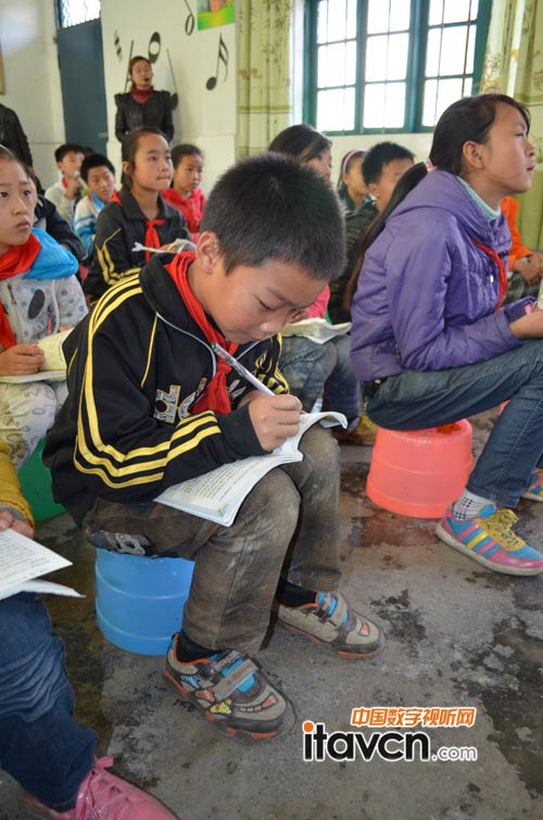TI為大山深處的孩子帶來現代化教學模式