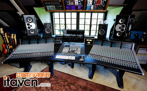 SSL首款現場擴聲調音臺