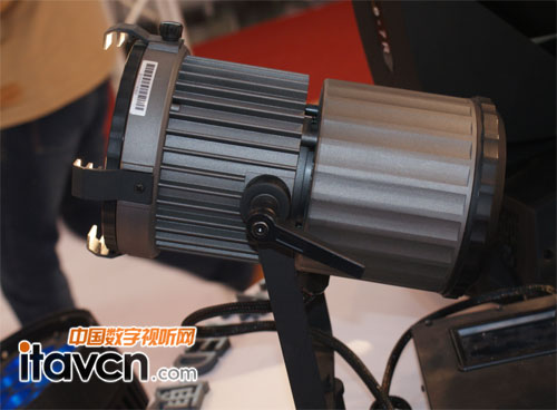 星光影視全新LED便攜燈