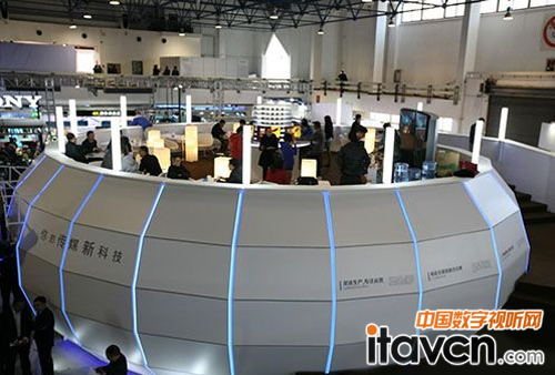 索貝太空艙展臺(tái)