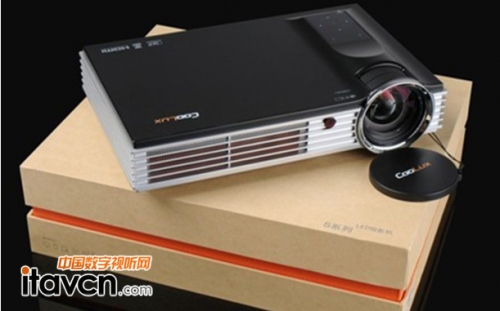 跨越傳統(tǒng)酷樂視LED微投助力家庭影院