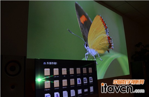 跨越傳統(tǒng)酷樂視LED微投助力家庭影院