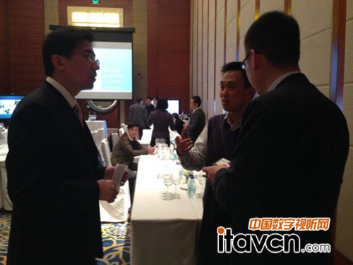 ���e�Ƽ�����՟��[