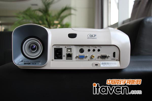 陸系列投影機(jī)