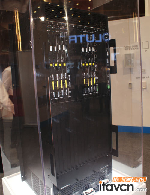 快思聰 DigitalMediaTM128X128矩陣切換器