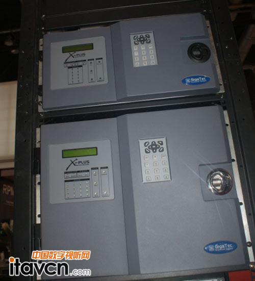 ���B�ݳ�����X-PLUS���