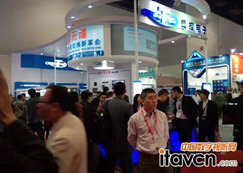 捷控展位人頭攢動