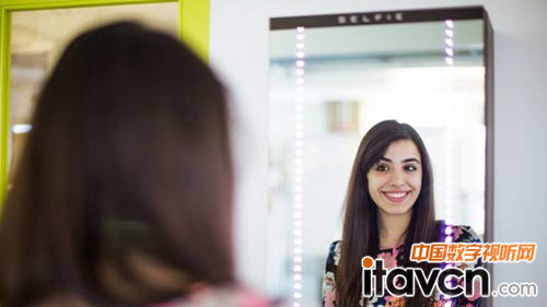 拍照、分享 SELFIE不僅僅是一面鏡子!