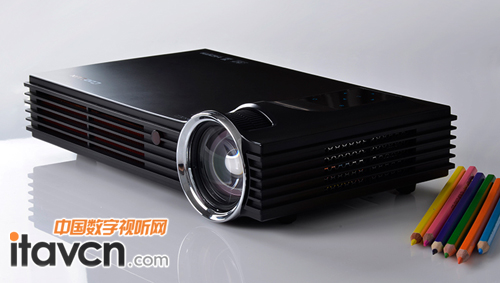 酷樂視S2智能版微型投影機