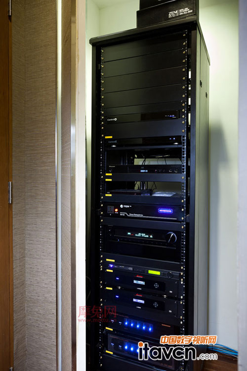 想看張朝陽的家庭影院配置嗎? 跟我來