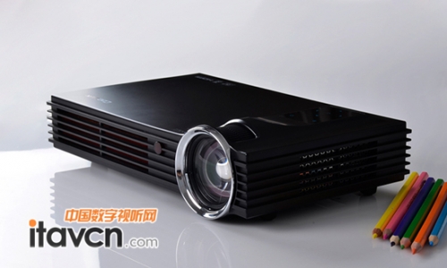 聚焦酷樂視新一代LED智能微型投影機S2