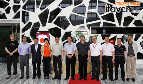 文化部科技司司長于平一行蒞臨勵豐考察