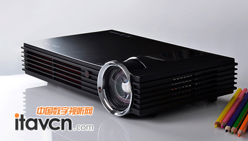 酷樂視微投應用于家庭影院