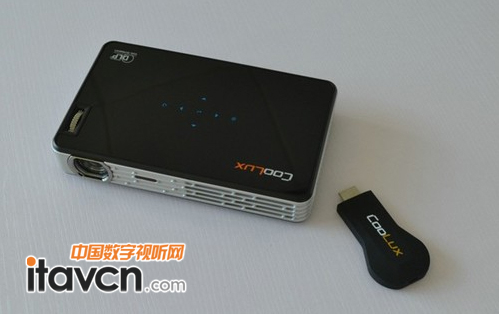 酷樂視X3S高清家用3D無線微型投影機