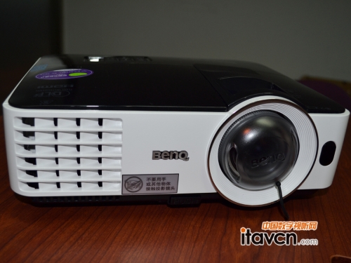 明基MW621ST投影機