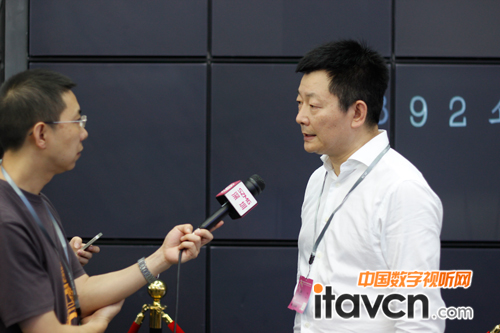 雅圖投影笑傲文博會主場 ACTO如影隨影