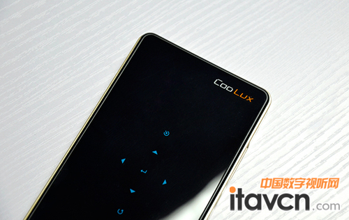 酷樂視Q6微型投影機(jī)