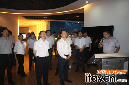 清投高總演示T-Show交互系統(tǒng)