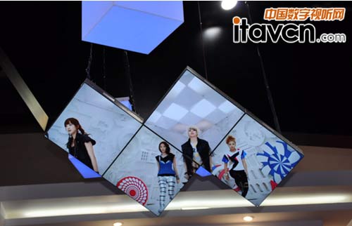 清投方形屏拼接而成的不規則顯示