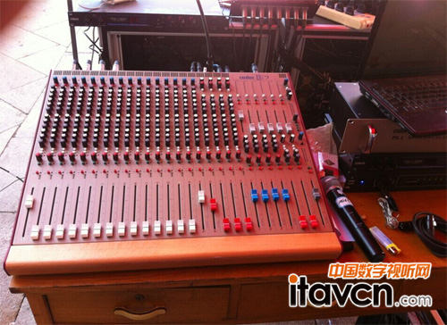 音王調音臺助力《星光大道》