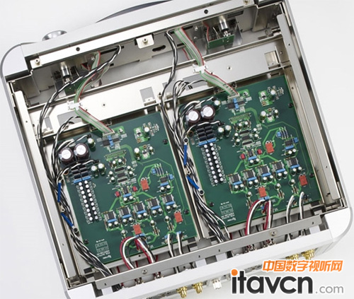 Grandioso C1旗艦分體前級內部