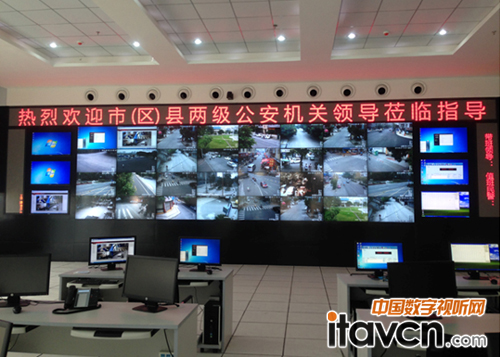 4X8 46��LCDƴ��