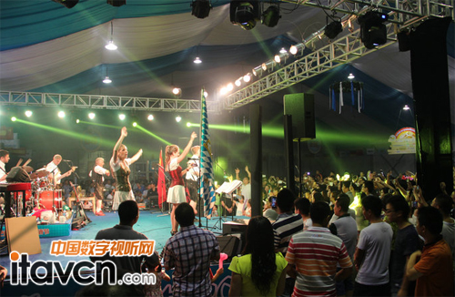 s)))e再度攜手Muenchner Musikanten樂隊