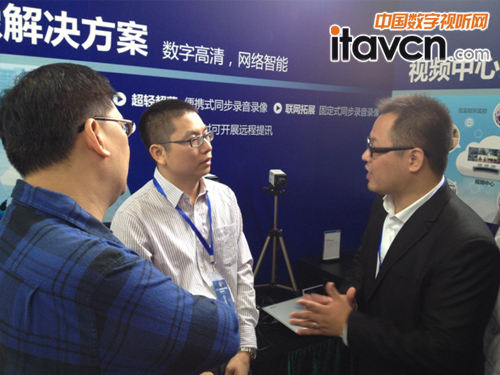 視頻中心展示區域吸引了客戶的關注