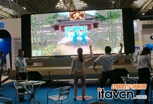 藍(lán)碩科技帶來的車載移動(dòng)顯示 體感游戲