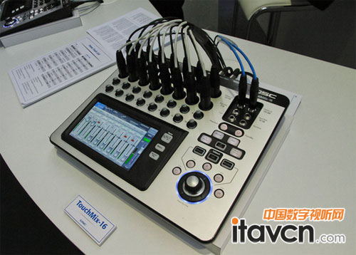 QSC����TOUCHMIX�����{���_