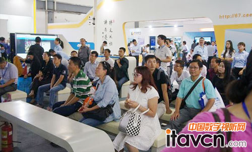 奧威亞攜錄播云課堂亮相第67屆教育裝備展