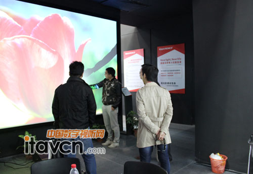 光峰光電200吋正投單體