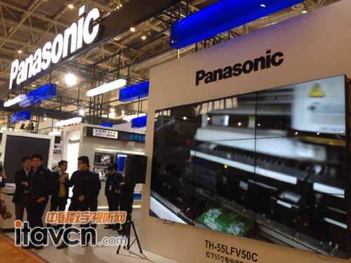 TH-55LFV50將使用9臺3*3前維護壁掛安裝