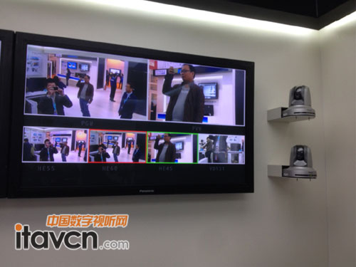 TH-47LFV5C將使用4臺2*2前維護壁掛安裝