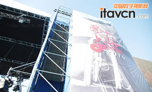 綠色音符舞臺的K-array KH8音箱