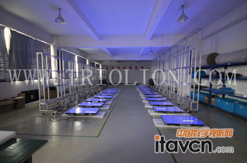 干凈整潔的液晶(DID)拼接單元生產車間