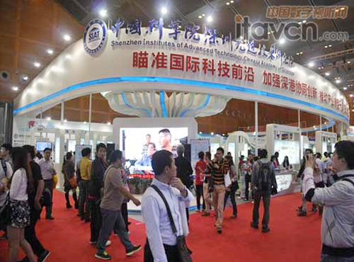 易事達LED顯示屏亮相