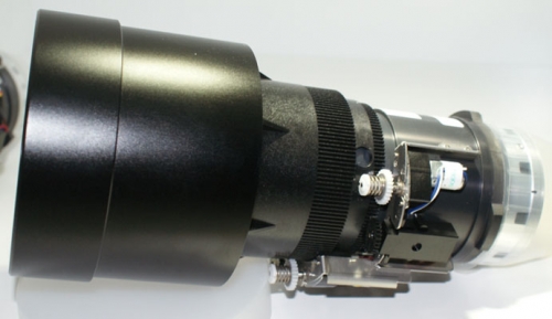 除了投影機方案 明基還對其鏡頭進行了現場展示